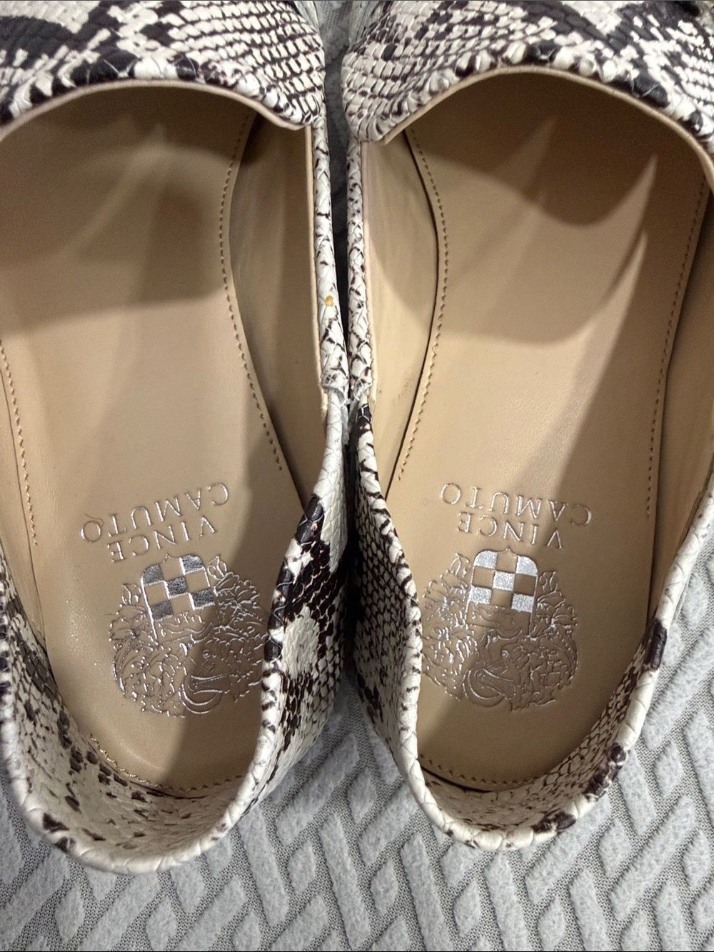 Vince Camuto Black and Cream Snakeskin Slip-On Loafers with Silver Bit Size 9M - Picture 5 of 13